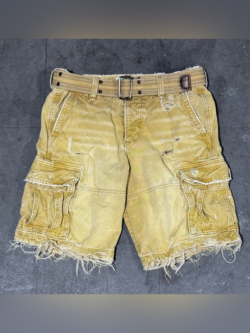 VTG Distressed Abercrombie & Fitch Belted Baggy Military Cargo Shorts Mens Sz 32
